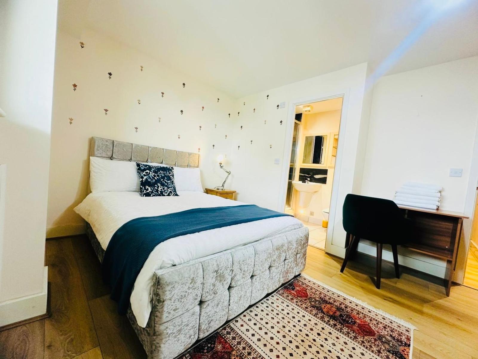 Modern 2Bed 2Bath Apartment Canary Wharf - Upto 5 Person Londres Exterior foto