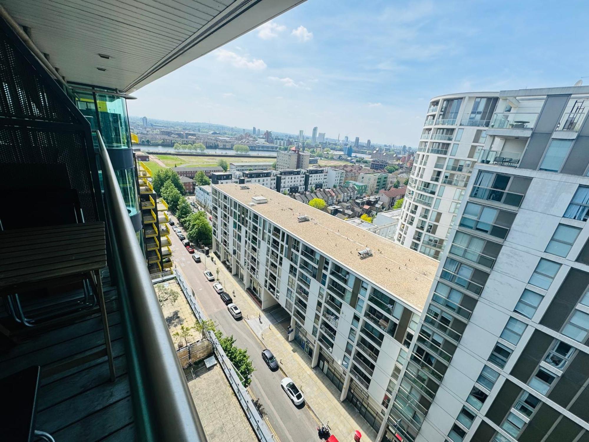 Modern 2Bed 2Bath Apartment Canary Wharf - Upto 5 Person Londres Exterior foto